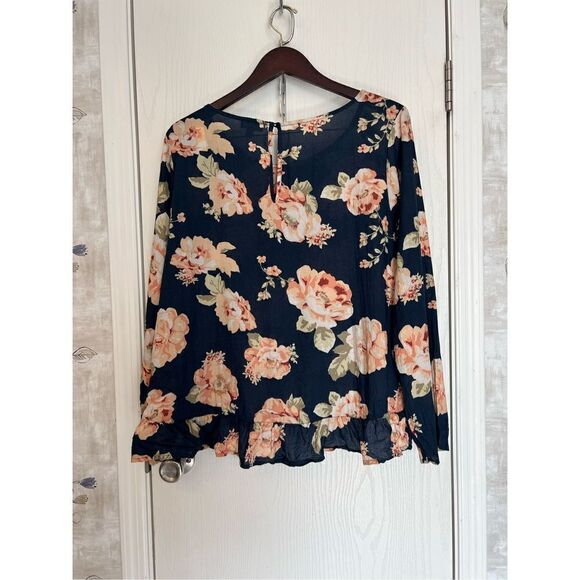 C Blouse  - Picture 1 of 4